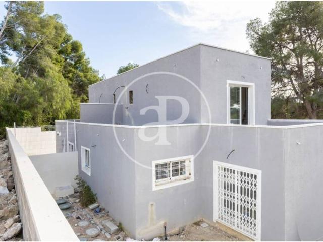 Casa en venta en La Hoya de Buñol, Valencia