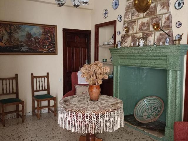 Casa en venta en Guadahortuna
