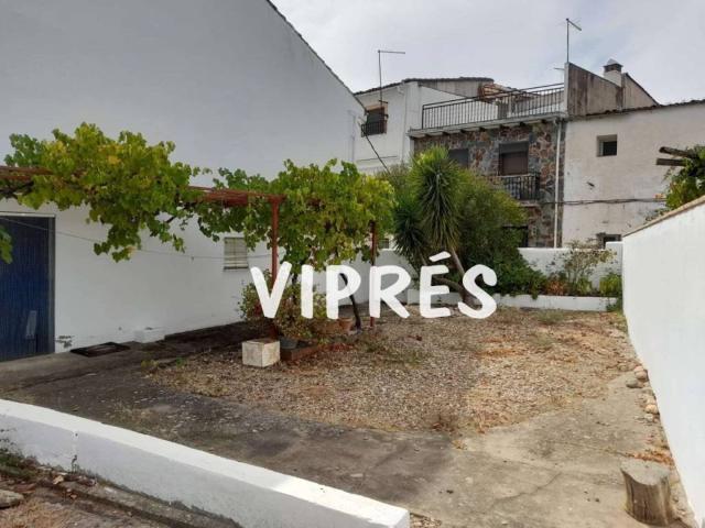 Casa en venta en Guadalupe, Cáceres