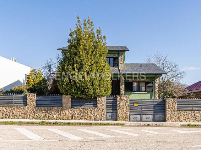 Casa en venta en Guadarrama, Urbanización Sala