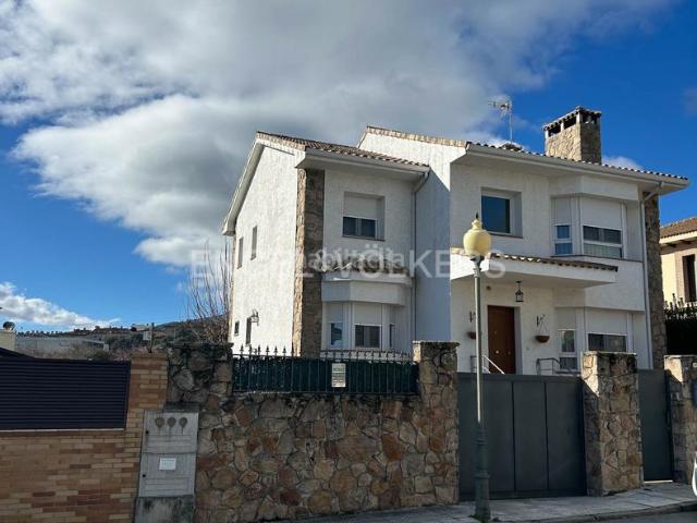 Casa en venta en Guadarrama, Urbanización Sala