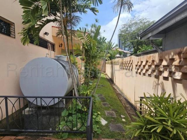 Casa en Venta en Gualaca Los Angeles Chiriquí 1126 m2. 6 hab