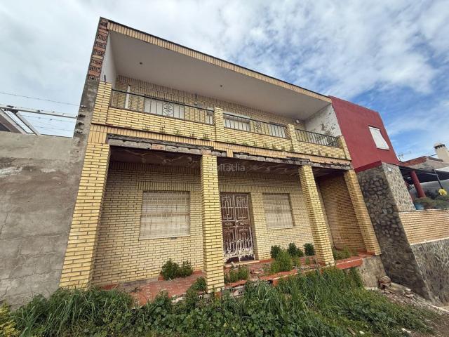 Casa en venta en Guillena, Andalucía