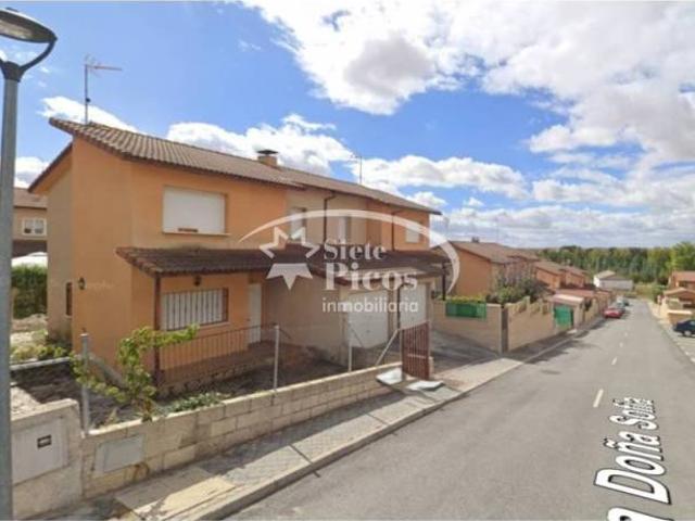 Casa en venta en Hontanares De Eresma, Castilla y León