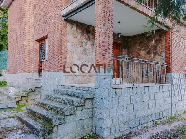 Casa en venta en El Hoyo De Pinares, Castilla y León