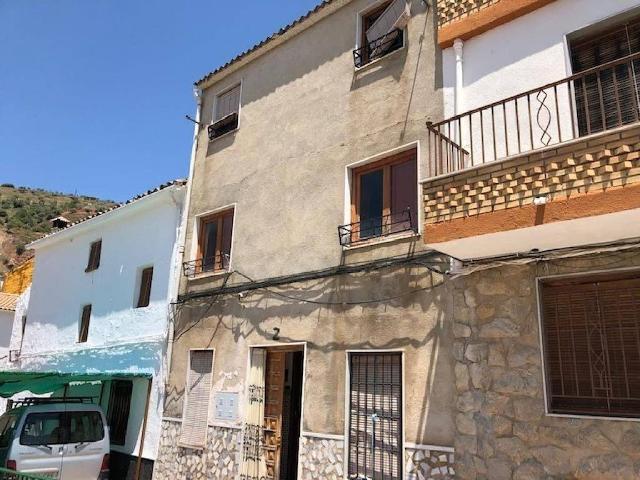 Casa en venta en Huelma, Andalucía
