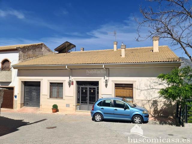 Casa en venta en Huelma, Andalucía