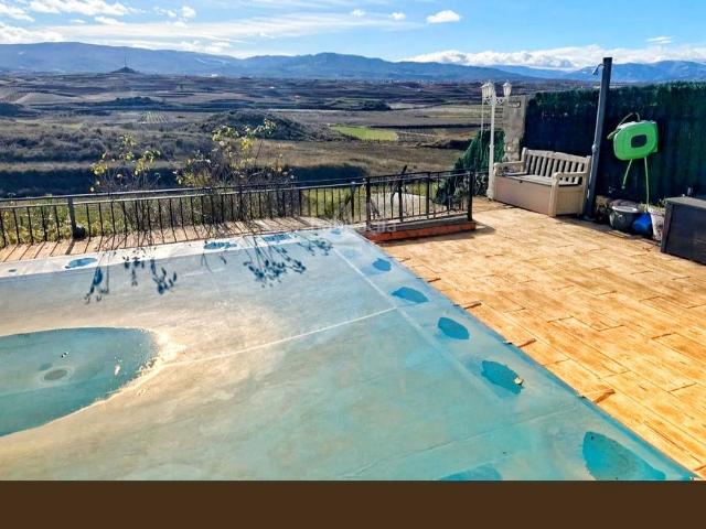 Casa en venta en Huércanos, La Rioja