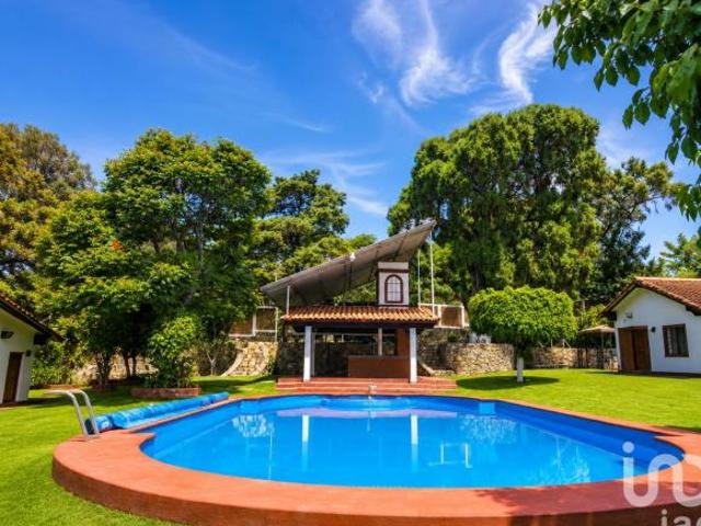 Casa en venta en Ixtapan De La Sal, Estado de México