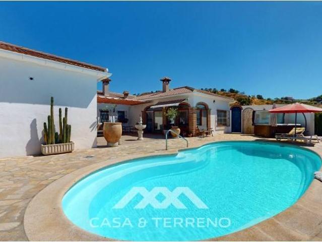 Casa en venta en Iznate