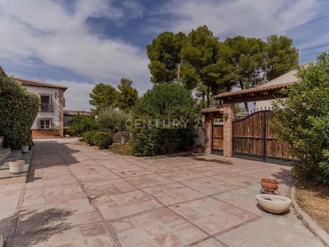 Casa en venta en San Bartolomé, Jaén