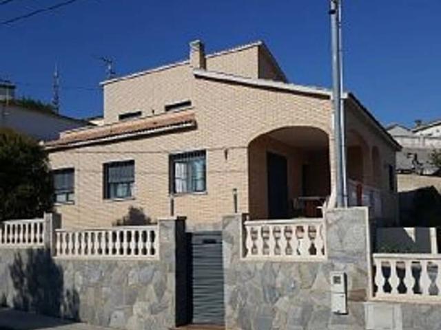Casa en venta en La Bisbal Del Penedès, el Priorat de la Bisbal