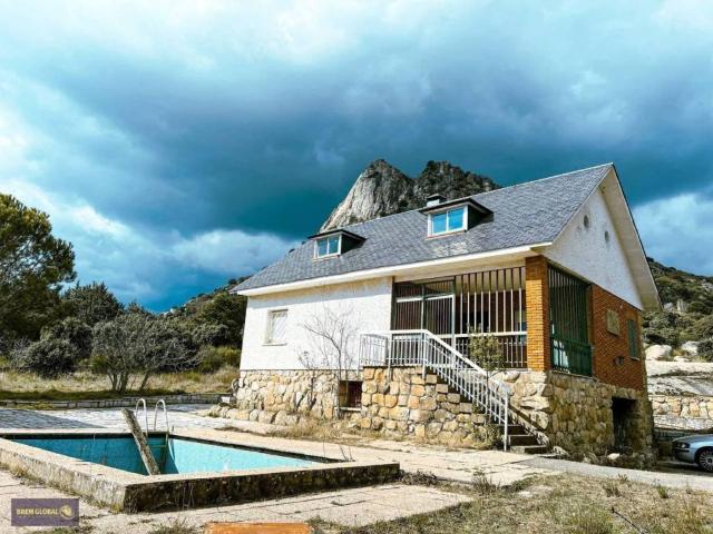 Casa en venta en La Cabrera, Madrid
