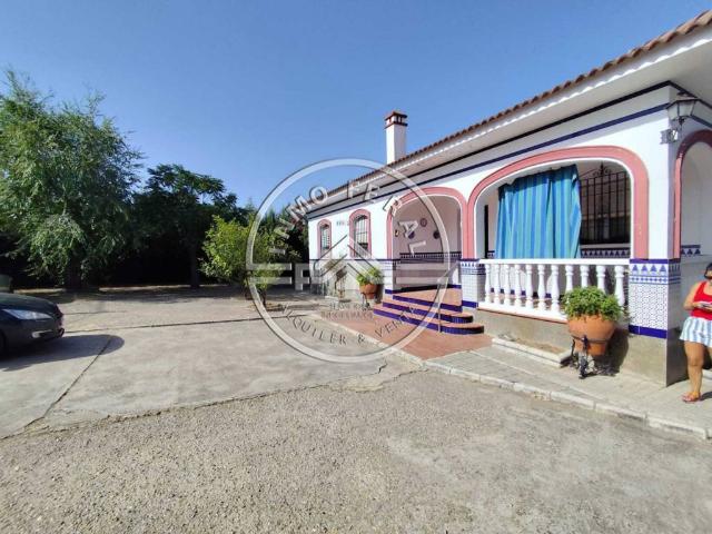 Casa en venta en La Carlota, Andalucía