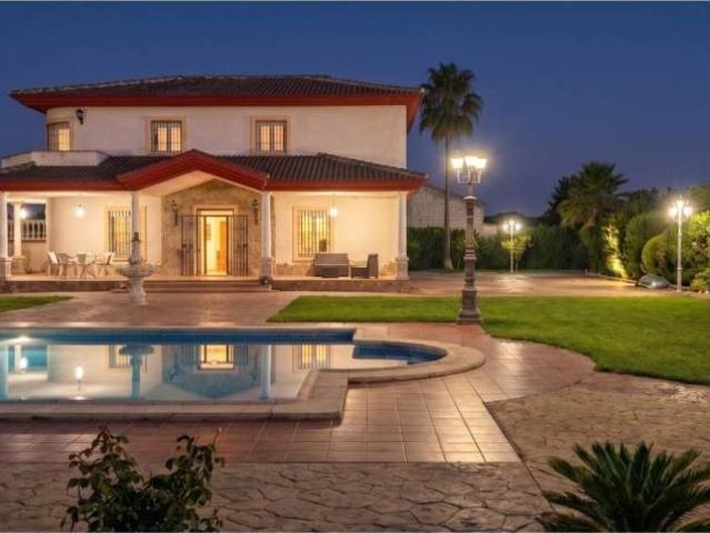 Casa en venta en La Carlota, Córdoba