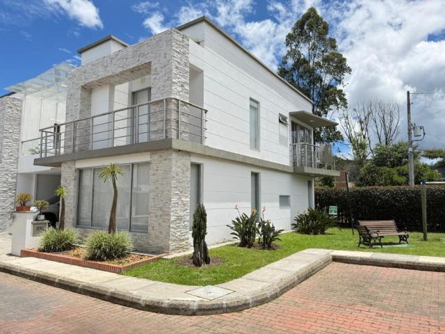 Casa en venta en Heliconia, Occidente