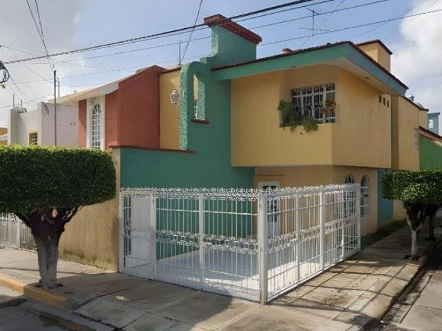 CASA EN VENTA EN LA COLONIA EL CARMEN, ZAMORA MICHOACAN