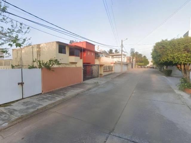 CASA EN VENTA EN LA COLONIA PETROLERA, COATZACOALCOS, VERACRUZ