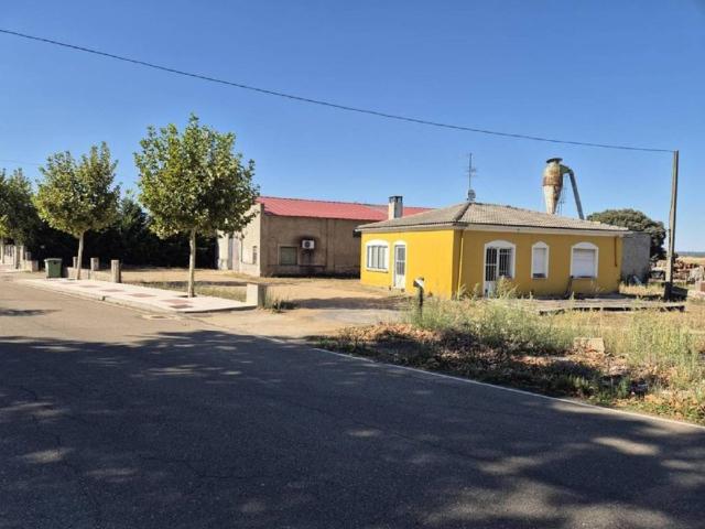 Casa en venta en La Fuente De San Esteban, Castilla y León