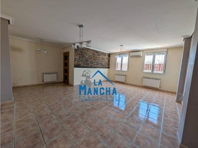 Casa en venta en La Gineta, Castilla-La Mancha