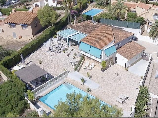 Casa en venta en La Nucia