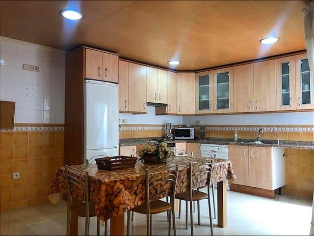 Casa en venta en La Nucia, Valencia