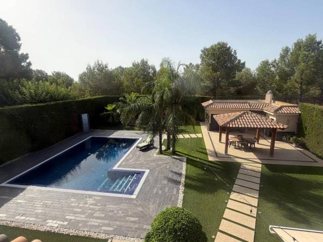 Casa en venta en el Camp de Túria, Valencia