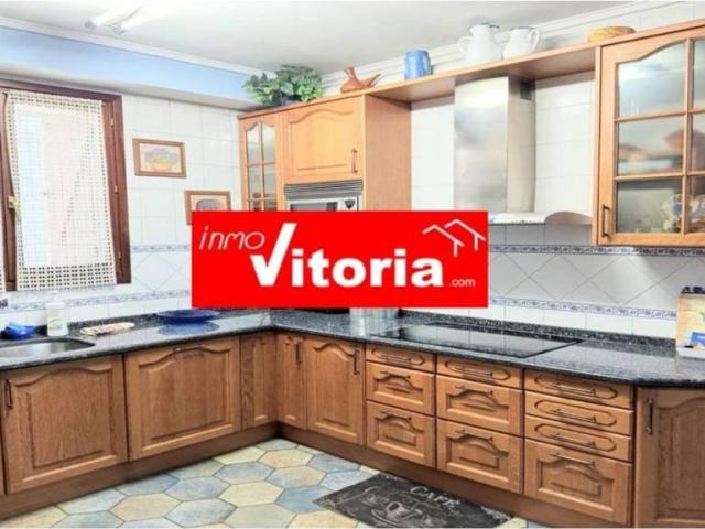Casa en venta en La Puebla De Arganzón, Castilla y León