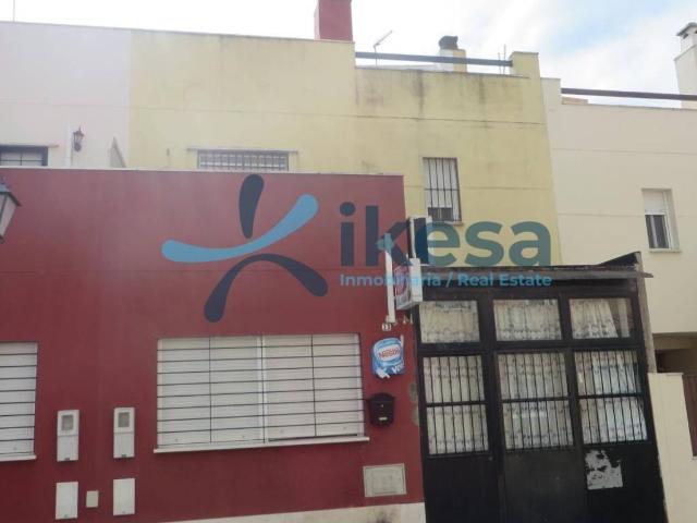 Casa en venta en La Puebla Del Río, Andalucía