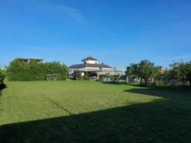 Casa en venta en La Rinconada, Andalucía