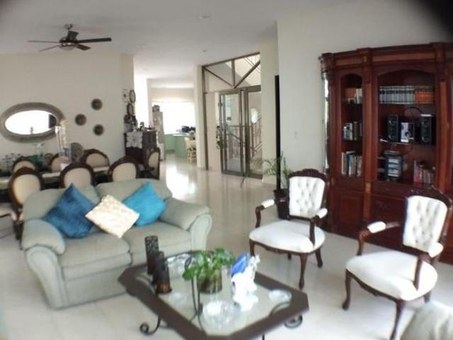 CASA EN VENTA EN LA SM. 11. BENITO JUAREZ, QUINTANA ROO