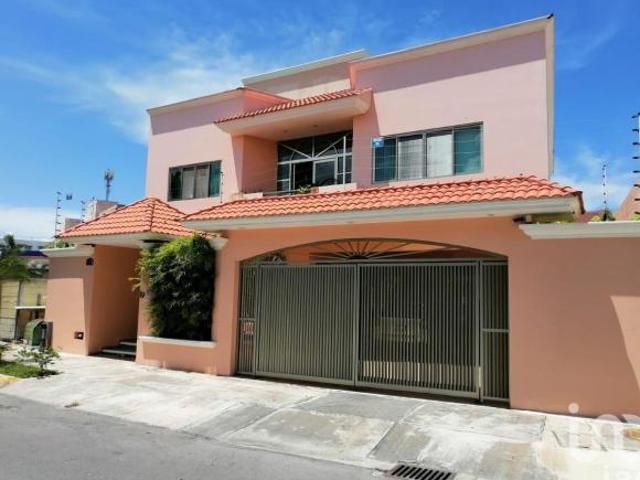 CASA EN VENTA EN LA SM. 11. BENITO JUAREZ, QUINTANA ROO