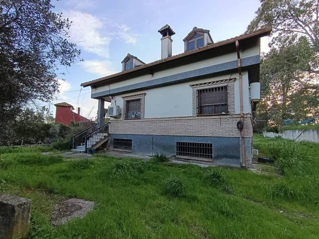 Casa en venta en Alcolea, Córdoba