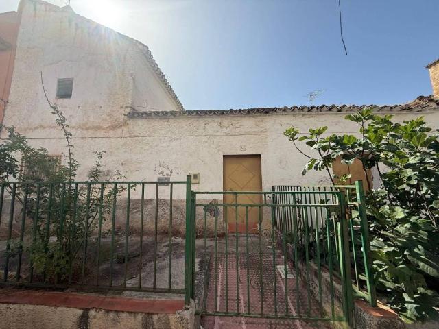 Casa en venta en La Zubia
