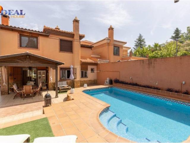 Casa en venta en La Zubia, Granada