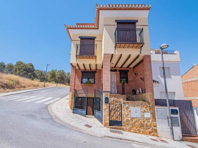 Casa en venta en La Zubia