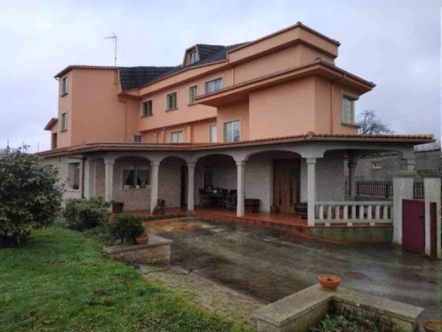 Casa en venta en Lalín