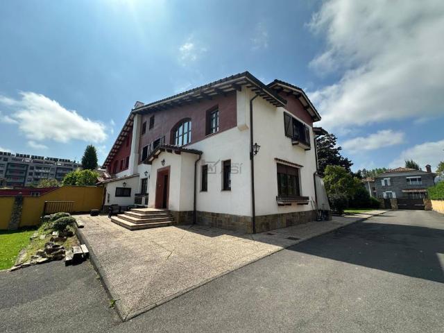 Casa en venta en Langreo, La Felguera