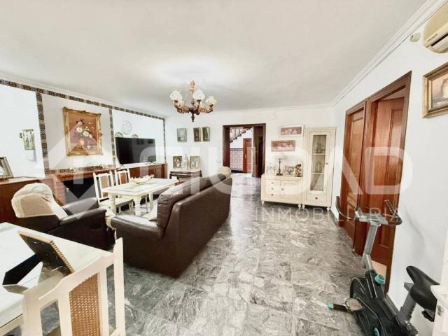 Casa en venta en Las Cabezas De San Juan, Andalucía