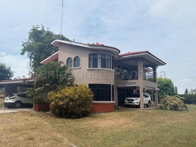 Casa en Venta en Las Tablas El Cocal Los Santos 323 m2. 4 hab