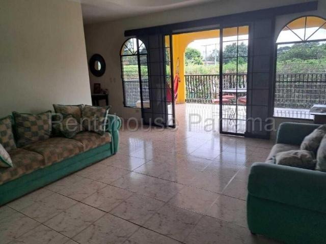 Casa en Venta en Las Tablas El Cocal Los Santos 323 m2. 4 hab