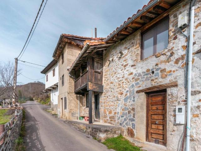 Casa en venta en Villoria, Laviana