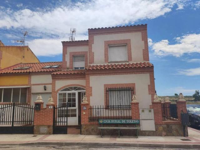 Casa en venta en Layos