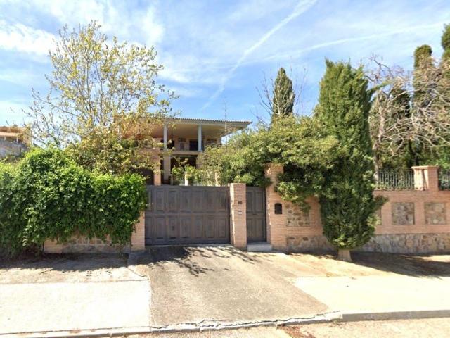 Casa en venta en Layos