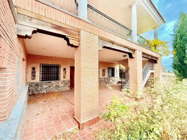Casa en venta en Layos