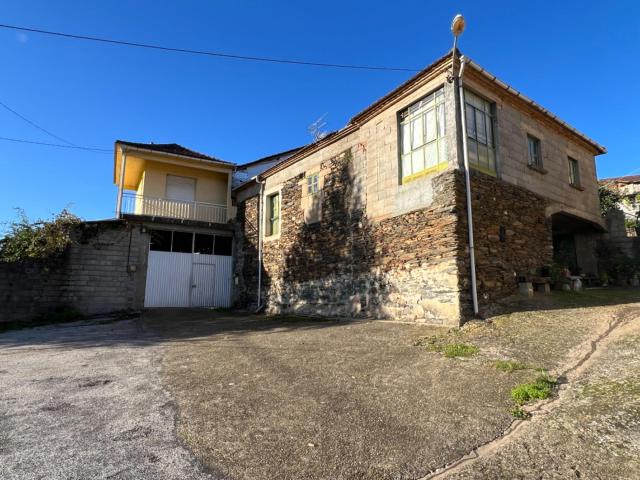 Casa en venta en Laza