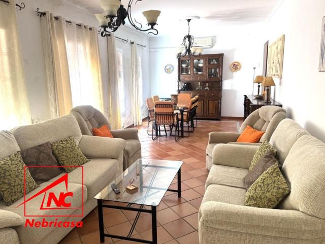 Casa en venta en Lebrija, Andalucía