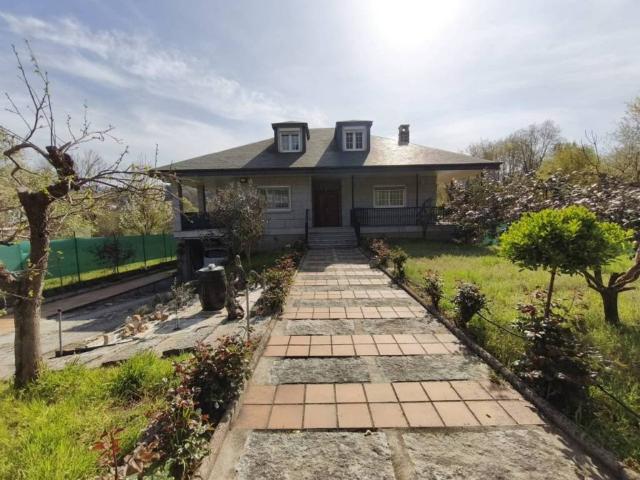 Casa en venta en Leiro