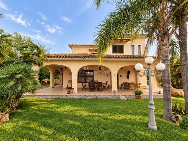 Casa en venta en l'Eliana, València / Valencia