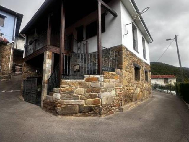 Casa en venta en Lena, Asturias